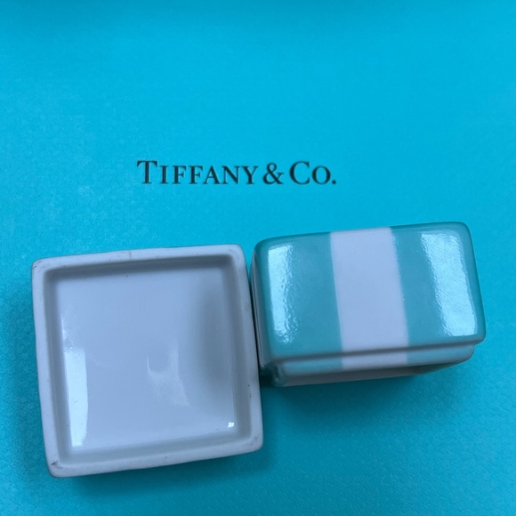 🔴Authentic TIFFANY & CO Blue Enamel Trinket Box🔴 - Picture 9 of 9